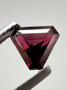 Rhodolite naturelle grenat fantaisie triangle trillion coupe bouclier acculé forme coupée pierres précieuses à facettes en vrac bijoux 4mm à 15mm - Product Image 5