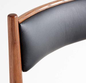 Chaise de salle à manger en teck du milieu du siècle, chaise en cuir noir pour la maison, le café et l'hôtellerie - Product Image 6
