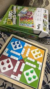 Jeu de société de luxe en bois Serpents et Échelles pour enfants, adultes et famille – Jeu d'apprentissage intérieur de l'Inde - Product Image 3