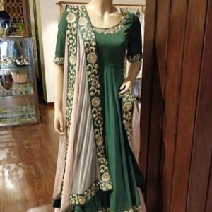 Elegante vestido Kurta Lehenga 2022 con bordado de cuentas de cristal Dabka de encaje y botón para boda y fiesta - Product Image 1