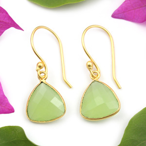 Pendiente de bisel de latón chapado en oro de 24K para mujeres y niñas, nuevo diseño, calcedonia verde, forma de triángulo, última moda, venta al por mayor - Product Image 2