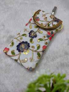 Surtido de bolsas bordadas para móvil, monedero para teléfono, regalos de devolución de Rakhi, favores de Mehandi, Jaggo Night Mayoon Ceremony, recuerdo para damas de honor - Product Image 3