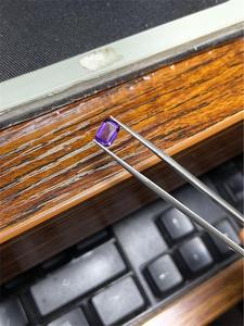 พลอยเพทายธรรมชาติทรงแปดเหลี่ยมแบบคาโบชอง ทรงมรกต สีม่วง สำหรับเครื่องประดับประจำเดือนกุมภาพันธ์ - Product Image 4