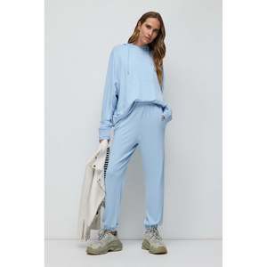 Pantalon de jogging en tissu modal, toucher doux et soyeux, sans plis - Product Image 1
