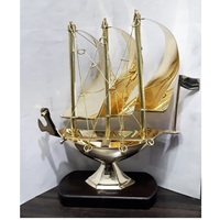 Navire en laiton antique pour la maison et l'hôtel articles décoratifs pièce maîtresse intérieure avec finition de haute qualité navires élégants en bois rustiques