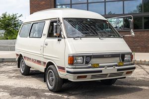 Toyota TownAce Grand Extra d'occasion en excellent état, modèle 1981, sans réserve, véhicule japonais, 50 000 miles, boîte manuelle 5 vitesses, États-Unis Titre - Product Image 2