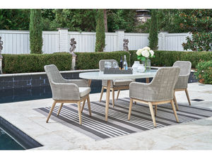 Moderno Juego de Comedor Ovalado de Mimbre Resistente con Cómodas Sillas de Jardín para Uso en Exteriores en Villa - Product Image 5