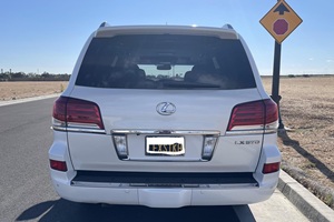 LX570 2015, 5.7 Litros V.8, Tracción en las Cuatro Ruedas Permanentemente Disponible - Product Image 4
