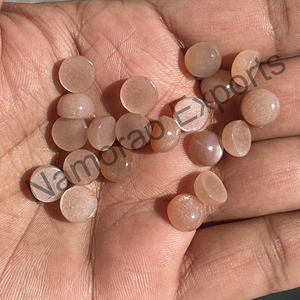 พลอยมูนสโตนสีพีชธรรมชาติ ทรงกลมขนาด 12x12 มม. แบบคาโบชอง มีทุกขนาด ด้านหลังแบน สำหรับทำเครื่องประดับ พลอยหลวม - Product Image 4