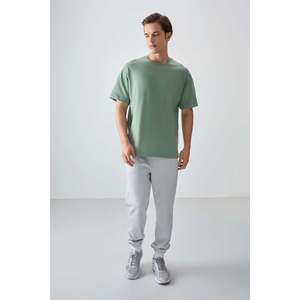 T-shirt basique pour homme Air Jones, coupe ample, 100% coton, épais, doux et texturé, vert cactus clair, modèle 88353 - Product Image 4