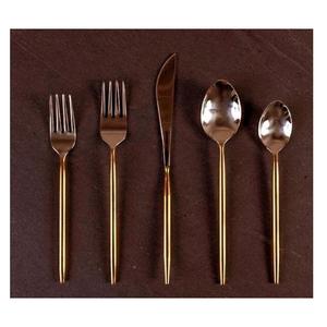 Ensemble de couverts à poignée en résine or PVD au design unique Couverts et vaisselle de mariage durables pour la cuisine ou le restaurant - Product Image 2