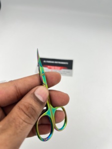 Ciseaux à cuticules multicolores arc-en-ciel pour la coupe des ongles, en acier à haute teneur en carbone, lame incurvée et tranchante, outils de manucure et pédicure - Product Image 5