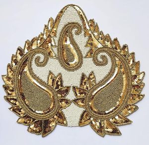 Beaux napperons perlés fabriqués à la main pour centre de table et cuisine avec des feuilles d'or supplémentaires en cuivre doré et blanc - Product Image 6