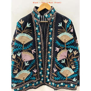 Gulbadan Noir เสื้อแจ็กเก็ตกำมะหยี่ suzani ปักด้วยมือสีดำสำหรับฤดูใบไม้ร่วง - Product Image 1