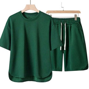 Conjuntos de camiseta y pantalones cortos para hombre Diseño de logotipo personalizado Traje de dos piezas Ropa de calle Ropa de verano OEM Ropa de hombre Conjuntos de algodón para hombre - Product Image 5