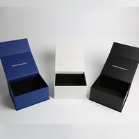 Boîte d'expédition en kraft bleu de luxe personnalisée avec fermeture magnétique, emballage pliable pour cadeaux, logo estampé à chaud