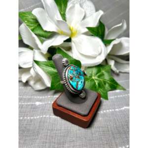 Anillo Navajo Hecho a Mano con Turquesa Kingman y Plata de Ley, Talla 7, Joyería Cultural Coleccionable - Product Image 2