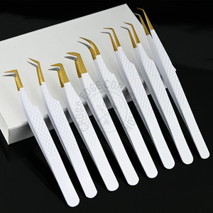 Pince à épiler professionnelle légère à 90 degrés pour isolation de cils, en acier inoxydable, pour extensions de cils, avec prise ferme - Product Image 1