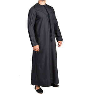 Noir teint O cou hommes Thobes Polyester vêtements islamiques musulman arabe hommes Thobes personnalisé brillant Polyester gland vers le haut élégant Thobe - Product Image 3