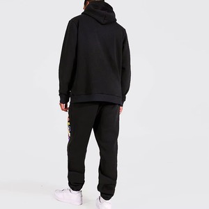 ชุดเซ็ตเสื้อฮู้ดดี้และกางเกงวอร์มลำลองสำหรับผู้ชาย ลายพิมพ์นูน 3 มิติ แบบฟอกสี ลวดลายเรียบง่าย สไตล์สปอร์ต สำหรับฤดูหนาว พร้อมโลโก้สั่งทำพิเศษ - Product Image 2