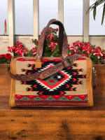 Nouvel arrivage de sac polochon en cuir usiné aztèque de style vintage Offre Spéciale grand sac de voyage en cuir de laine tissé à la main occidental personnalisé