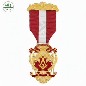 Badge de cérémonie maçonnique canadien personnalisé en métal avec motif feuille d'érable et symbole maçonnique, livré dans un coffret cadeau - Product Image 1