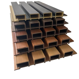 Panneau de cloison de séparation étanche intérieur Revêtement en brique <span class=keywords><strong>Panou</strong></span> Panneau mural intérieur décoratif cannelé en PVC Wpc - Product Image 1