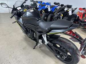 Motos CBR650R 2026 à Embrayage Électronique Entièrement Disponibles et en Stock - Product Image 5