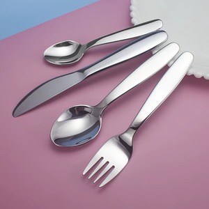 Ensemble de couverts classique en argent fini, parfait pour une table à manger simple et une utilisation régulière, vaisselle en gros en provenance d'Inde - Product Image 4