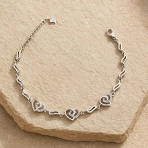 สร้อยข้อมือโรสโกลด์ประดับเพชรรูปหัวใจชุบโรเดียม-ทอง 18K - Product Image 1
