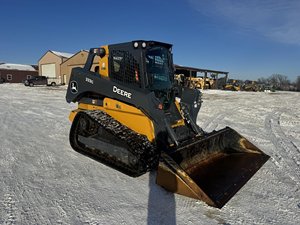 Used Johnn Deeree 333G Heavy Duty Compact <b>Track</b> Skid Steer Loader with High Load Capacity Motor <b>Pump</b> & Engine 4-Year Warranty - Product Image 3
