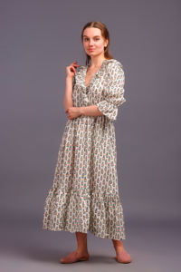 เดรสแม็กซี่ทรงสบาย คอวี ลายพิมพ์บล็อกด้วยมือ ผ้าฝ้าย แต่งระบาย กระเป๋า ซักได้ เป็นมิตรกับสิ่งแวดล้อม เอวธรรมชาติ - Product Image 2