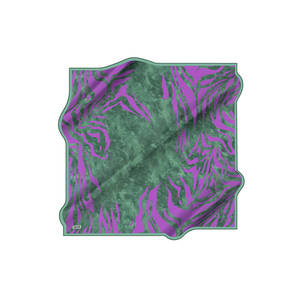 Bufanda de moda con estampado de cebra cuadrada, tipo seda, verde - Product Image 1