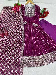 Vestido de fiesta de seda de diseñador con trabajo de bordado de secuencia Dupatta de pavo real - Product Image 4