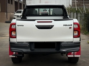 Toyota Hilux VIII 2025, Reacondicionada, Bajo Kilometraje, Caja de Cambios Automática, Volante a la Izquierda, Neumáticos R20, Estado Oscuro - Product Image 4
