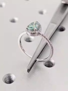 Anillo de compromiso de diamante cultivado en laboratorio original de 14K, solitario de corte de pera con alternativa de diamante VVS y halo de boda - Product Image 3