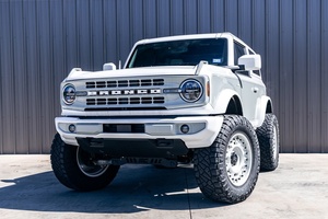 OFFRE PROMOTIONNELLE 2023 FORD BRONCO OUTER BANKS SUV, INTÉRIEUR SOMBRE, SIÈGES EN CUIR, PERSONNALISATION INTÉRIEURE/EXTÉRIEURE, PRÊT POUR L'AVENTURE 4X4 - Product Image 2