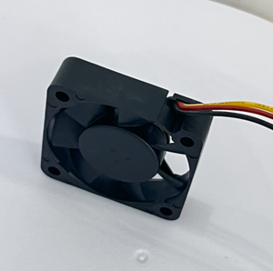 40x40x10mm軸流冷却ファン <span class=keywords><strong>12V</strong></span> 0.15A DCブラシレスPBTブレード カスタムOEM/ODM プロジェクターPCケース 電気自動車 4010ボールベアリング - Product Image 6