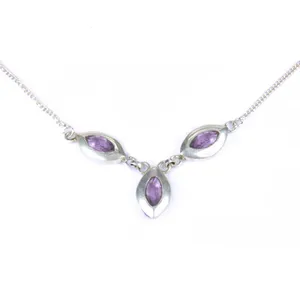 Collier Pendentif Améthyste en Argent 925, Coupe Marquise, Sertissage Clos, Bijou Classique Perlé pour Femme, Mariage, Février - Product Image 2