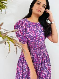 เดรสแม็กซี่แขนสั้นพิมพ์ลายดอกไม้ลำลองพร้อมกระเป๋าชุดเดรสปักลายดอกไม้เนื้อผ้าคอตตอน - Product Image 2