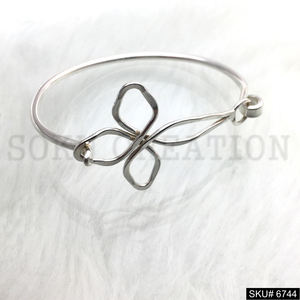 Plaqué or Designer fait à la main style fleur serrure et manchette ouverte et bracelet design unique fait main produit à la mode SKU6744 - Product Image 1