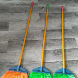 Escobas de plástico baratas a granel artesanías naturales de Vietnam - Product Image 3