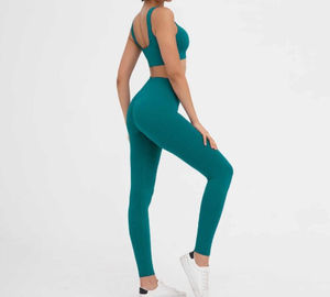 Ensemble de yoga pour femmes M&F Wholesale, taille mi-haute, respirant, séchage rapide, leggings et haut à manches longues - Product Image 2