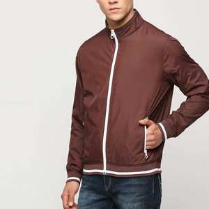 Chaqueta Bomber Casual 2026 con Interior Suave, Capa Exterior Resistente al Agua y Bolsillos con Cremallera Segura para Atuendos Diarios - Product Image 2