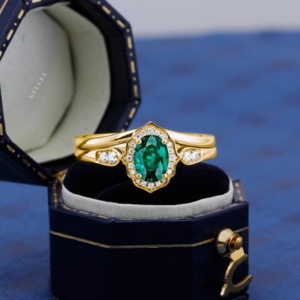 Ensemble de bagues de mariée 2 pièces émeraude délicate-Bague de fiançailles émeraude de laboratoire de coupe ovale jumelée à une alliance en argent 925 - Product Image 3