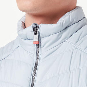 Chaleco acolchado sin mangas con cuello levantado para hombre, chaleco acolchado con capucha para hombre, chaleco acolchado sin mangas acolchado con burbujas empacable para invierno - Product Image 5