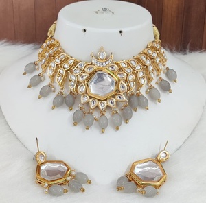 Ensemble de collier en perles Kundan pour femmes, parfait pour les mariages, les tenues de soirée, les célébrations festives, ensemble de collier traditionnel indien - Product Image 5