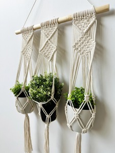 Support mural en macramé pour plantes, pour une décoration intérieure élégante, salon, chambre à coucher et intérieur moderne, présentoir de plantes en provenance d'Inde - Product Image 3