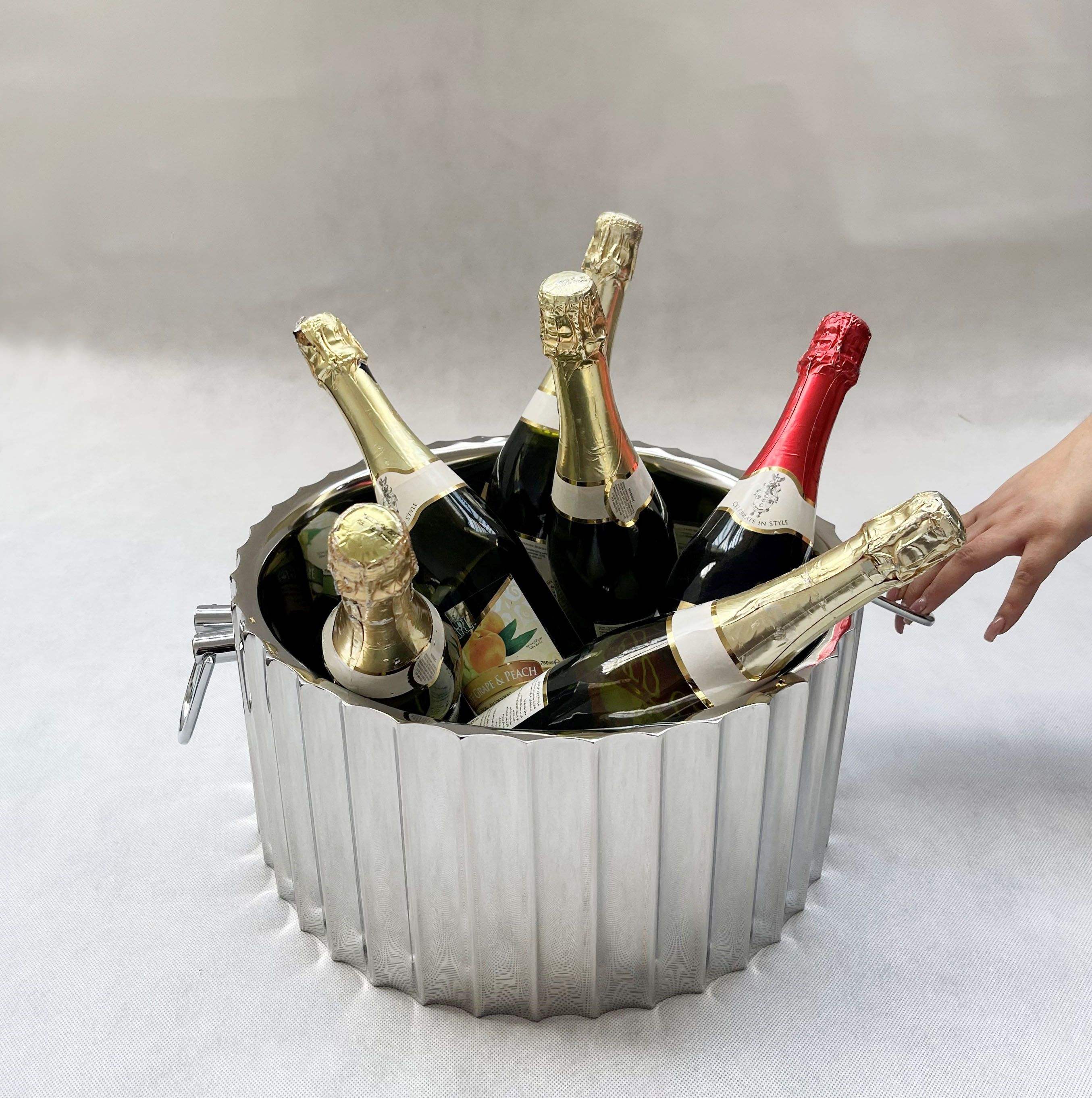 สีเทาอ่อน