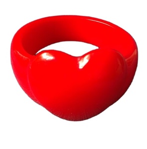 Nuevo Brazalete de Resina Roja con Forma de Corazón, Brazalete Moderno, Único y Elegante, Diseño Acrílico, Joyería Unisex Linda y a la Moda - Product Image 2